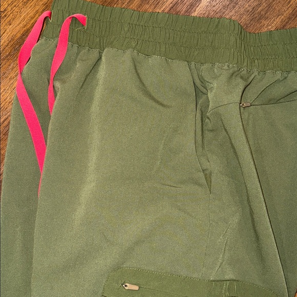 FIGS green scrub bottoms - Picture 4 of 4